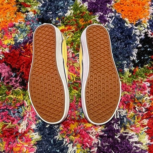 BRAND NEW Vans Checkered Slides - Picture 4 of 4